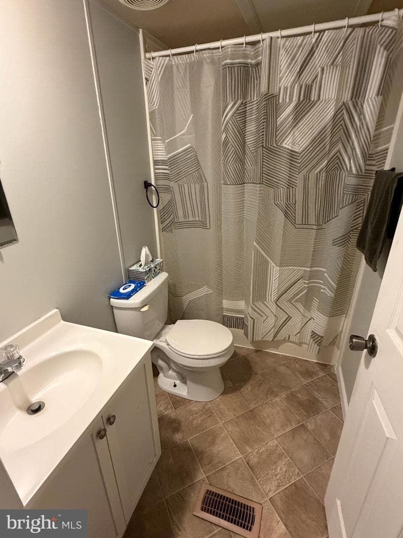 105 Dovefield Dr photo 8