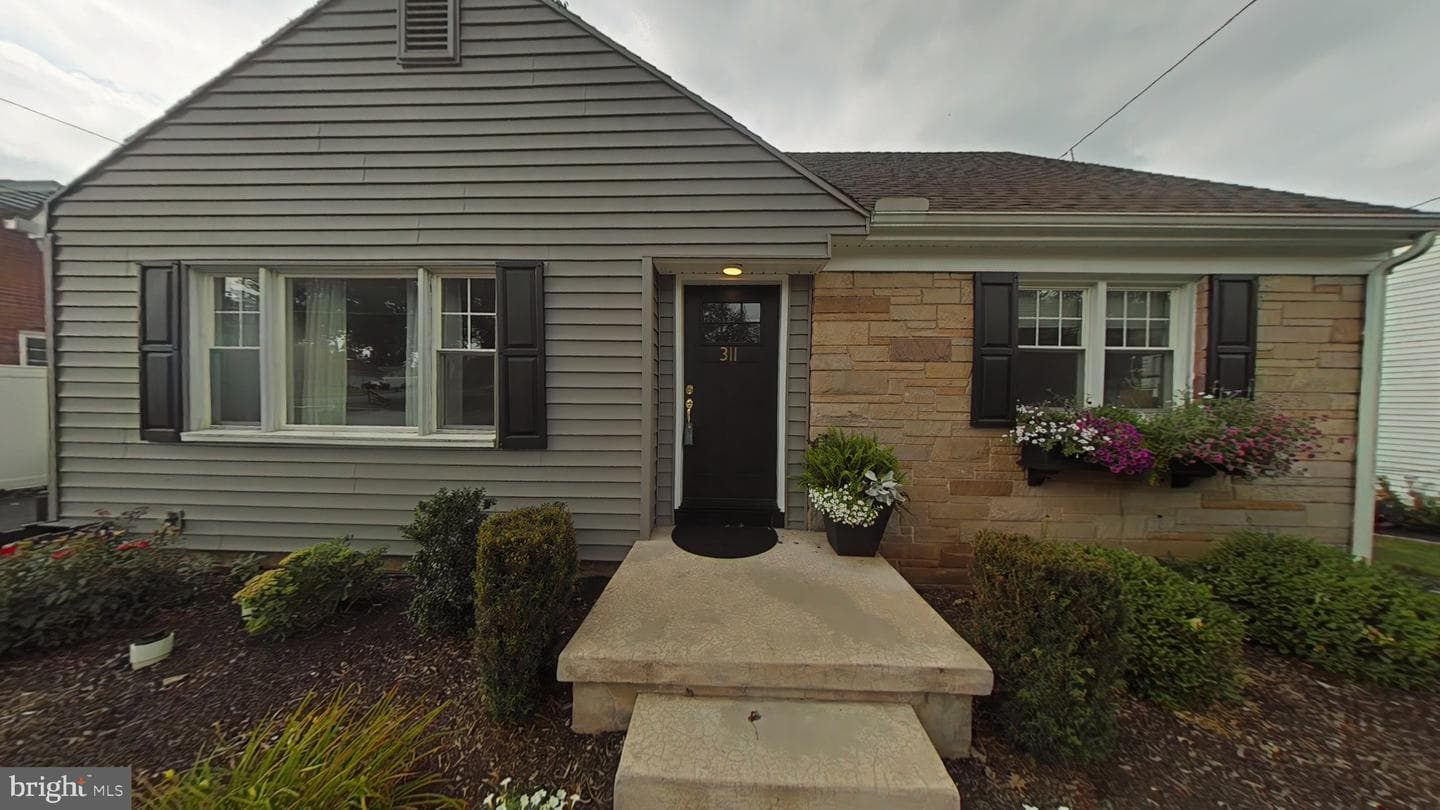 311 Lemon Street photo 4