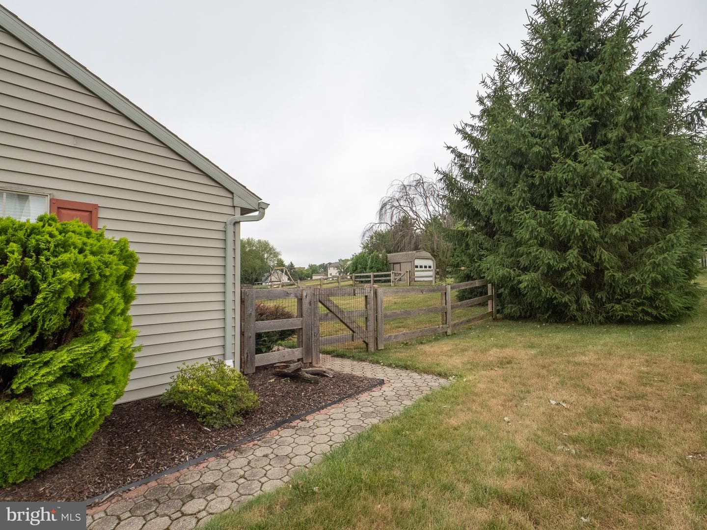 255 Elsie Lane photo 3