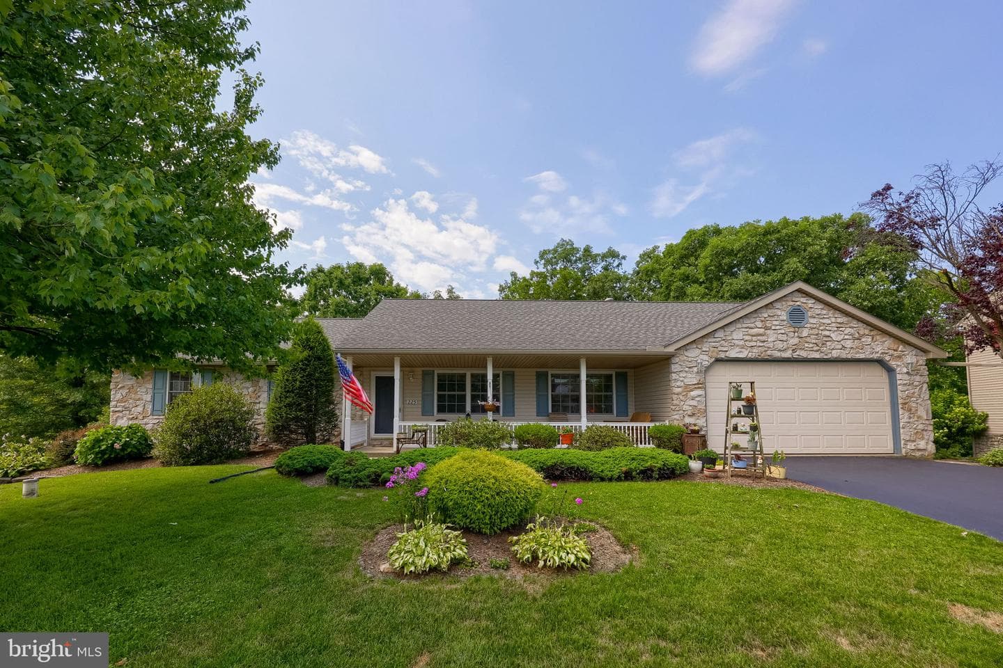 225 Country Drive, Denver