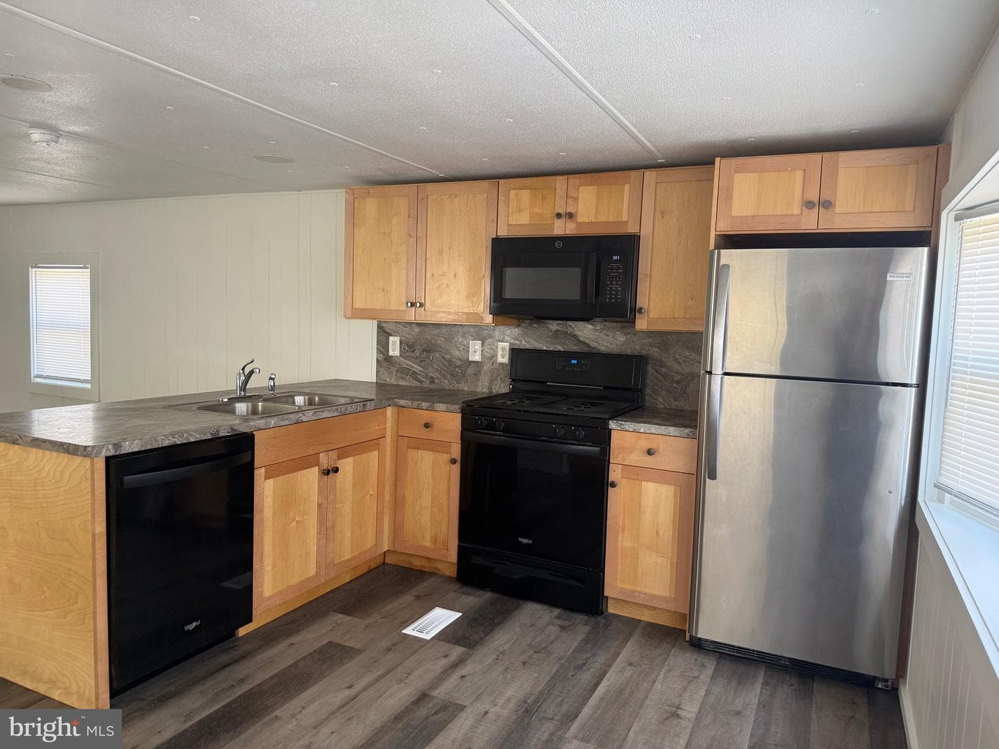 14 Hilltop Avenue photo 6