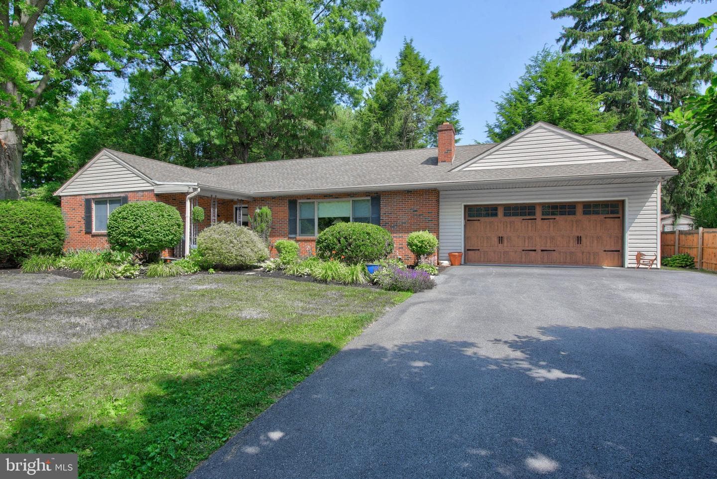 81 Sunrise Avenue, Lancaster