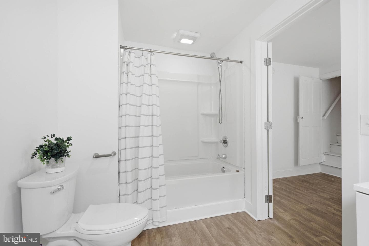 649 Fremont Street photo 24