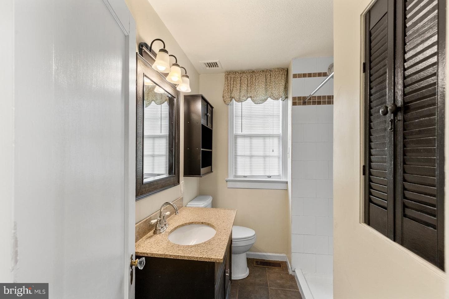 20 Clayton Avenue photo 28