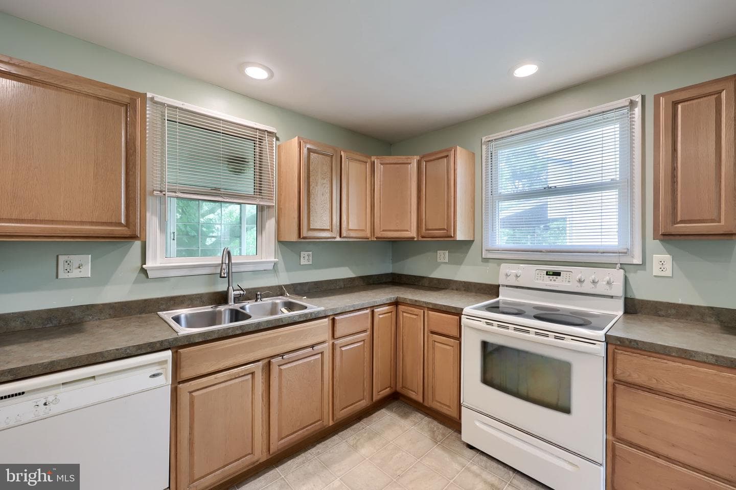 138 Crest Avenue photo 10