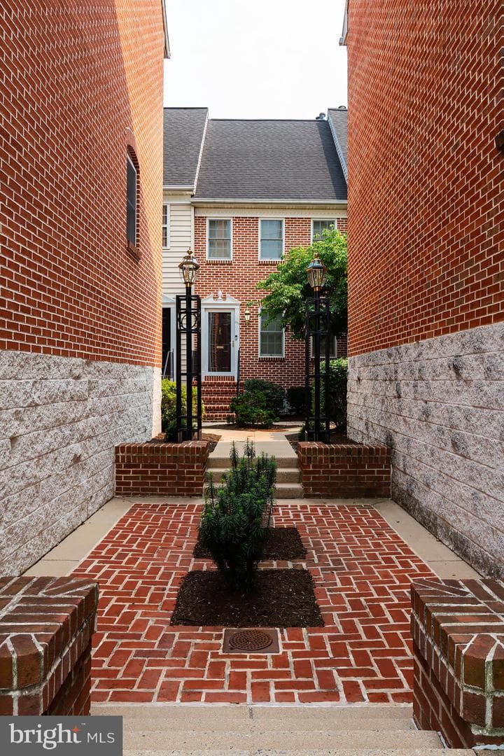 359 N Arch Street photo 57