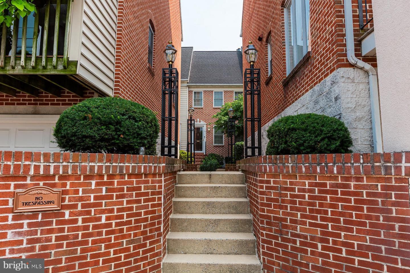 359 N Arch Street photo 58