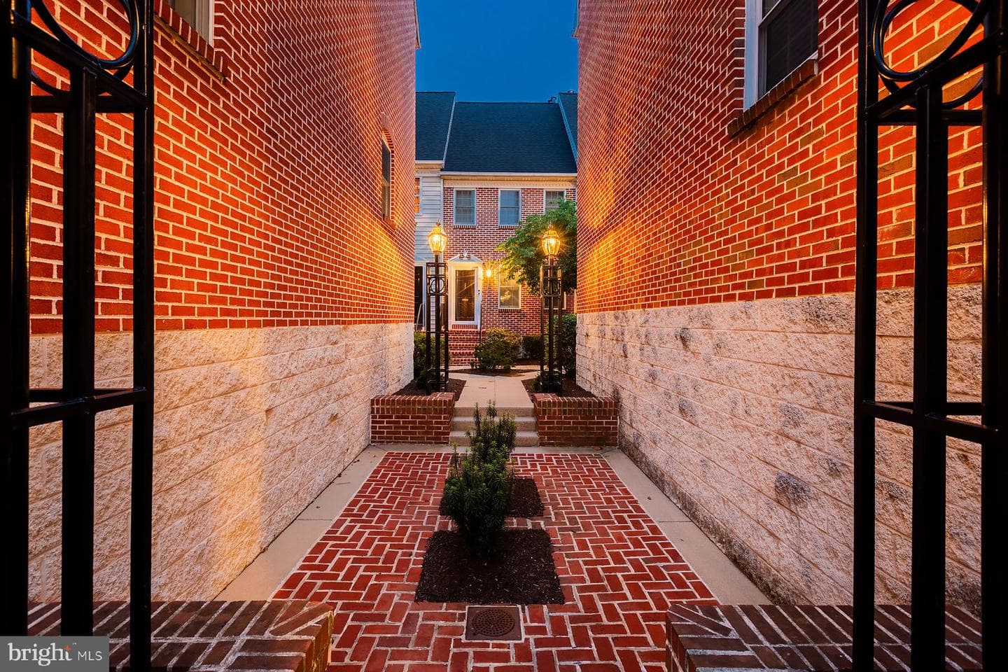 359 N Arch Street photo 78