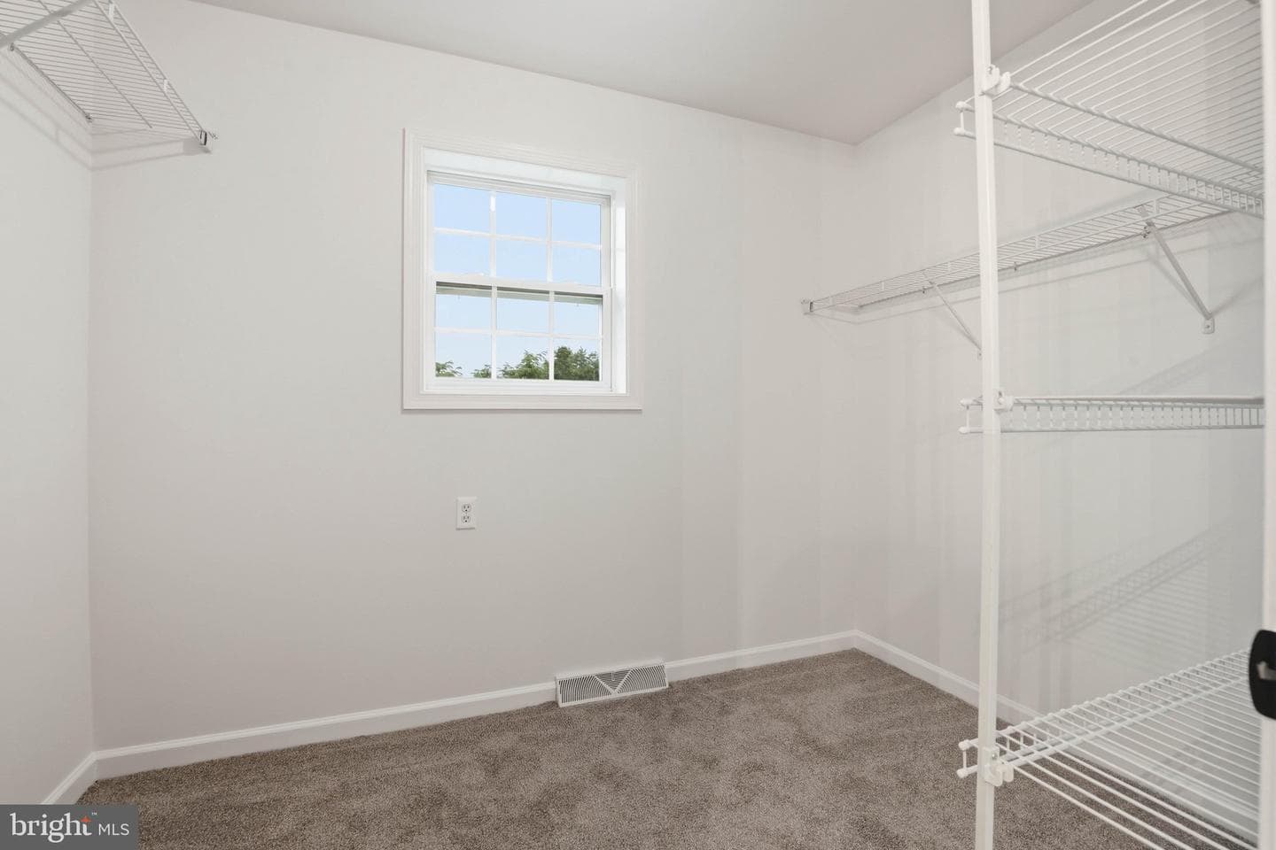 125 Woodmeadow Drive photo 23