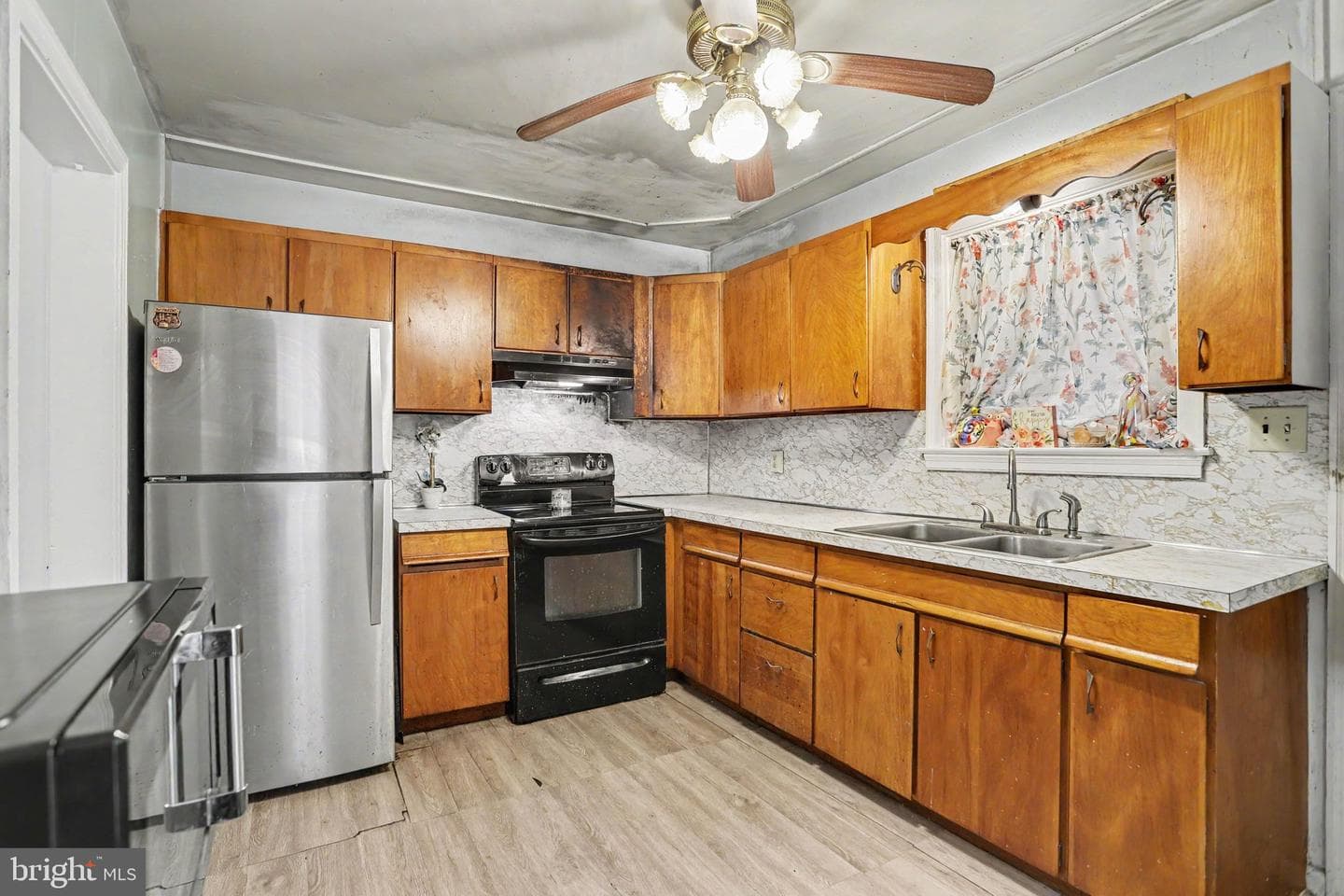239 Locust Street photo 14