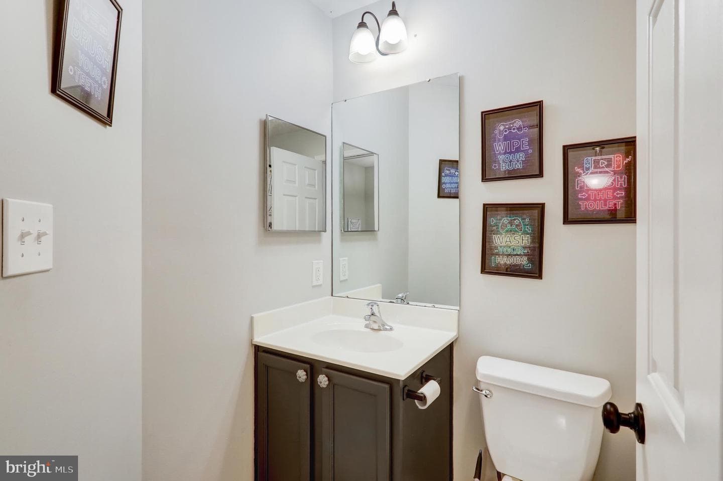 216 Knollwood Road photo 32
