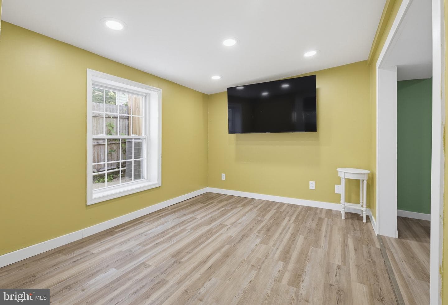 2624 Duke Street photo 8