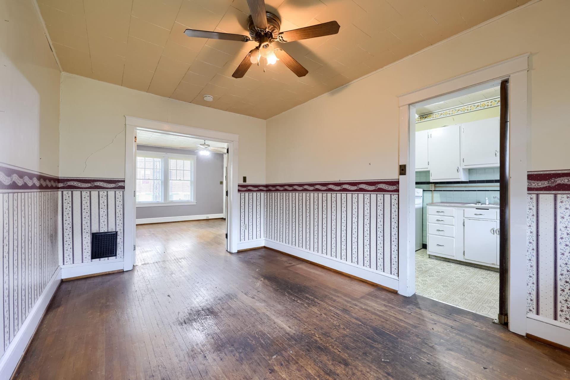 364 E Liberty Street photo 10