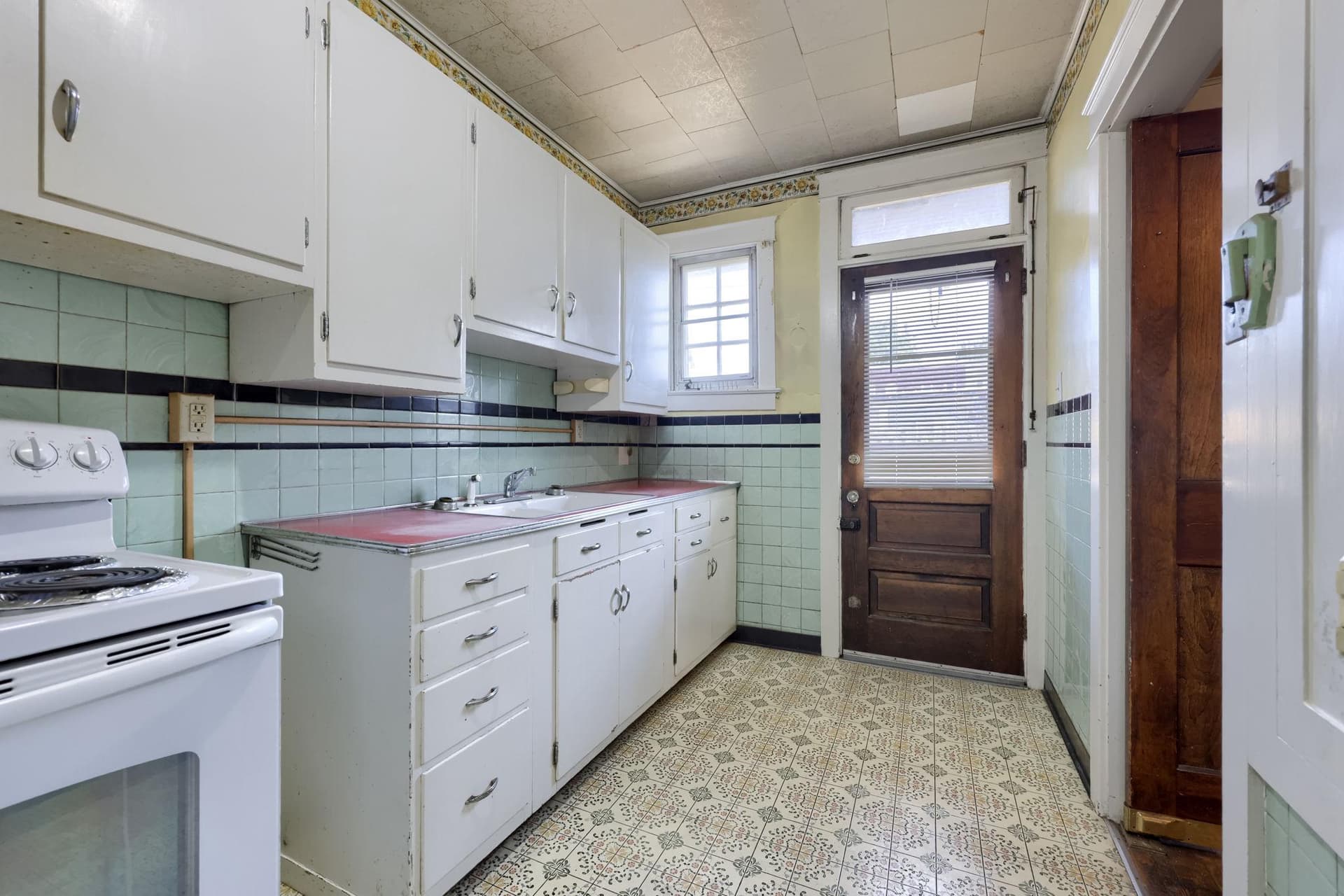 364 E Liberty Street photo 14