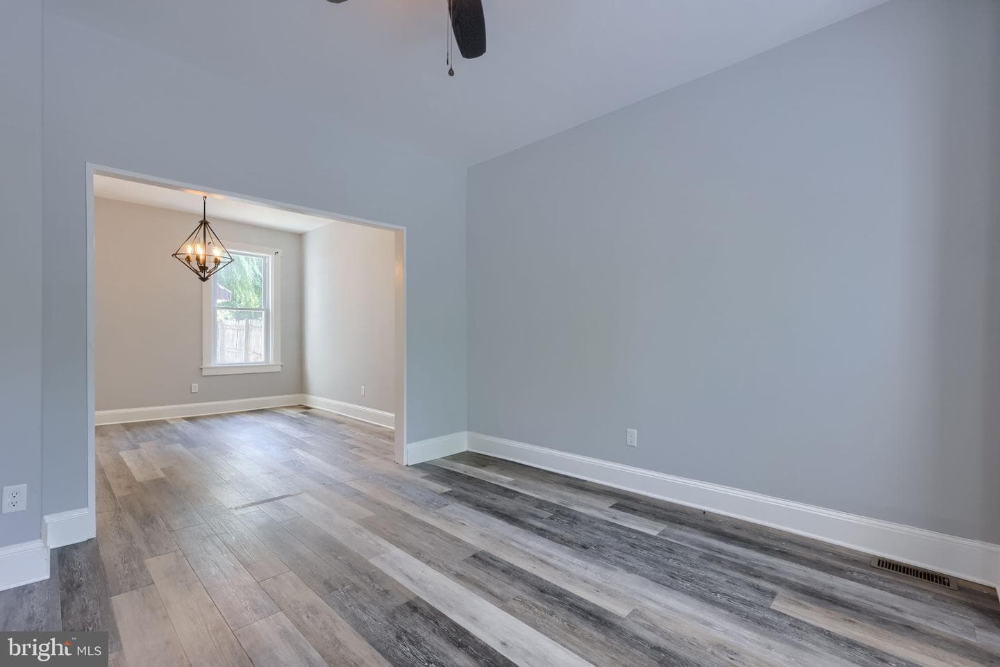 248 E Walnut Street photo 7