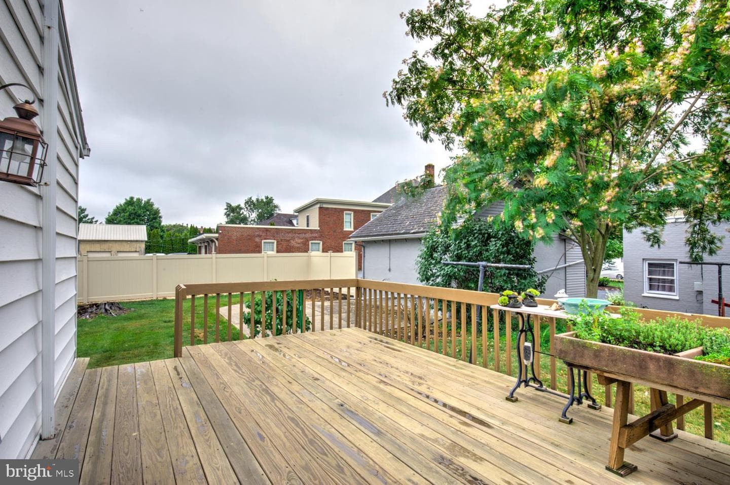 15 N Custer Avenue photo 11