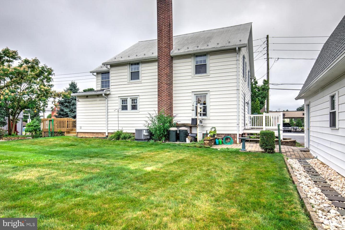 15 N Custer Avenue photo 13