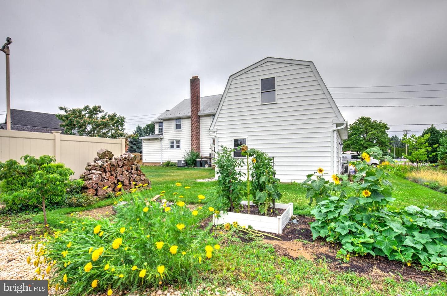 15 N Custer Avenue photo 15