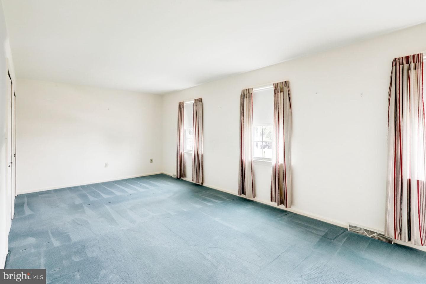 205 Walnut Lane photo 24