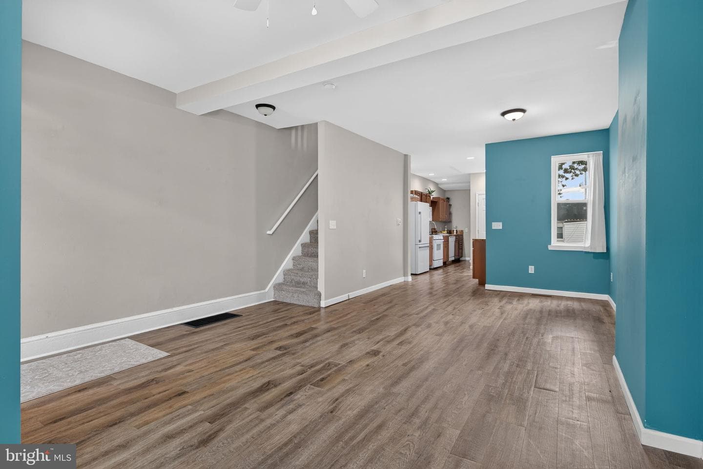 539 Woodward Street photo 6