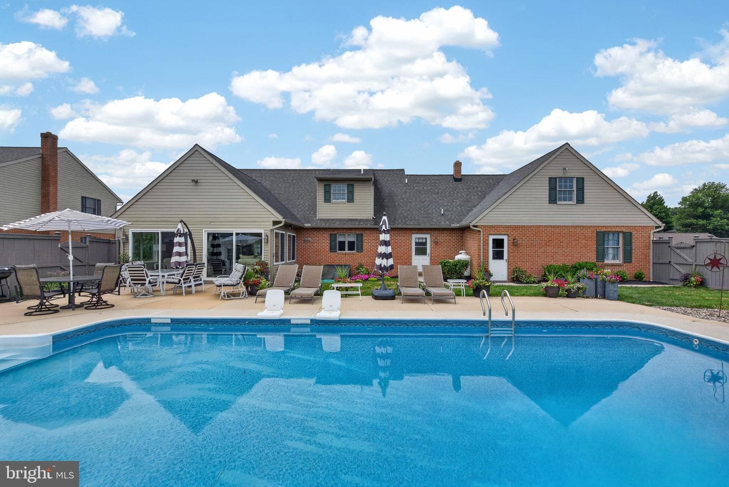 695 Sue Drive, Lititz