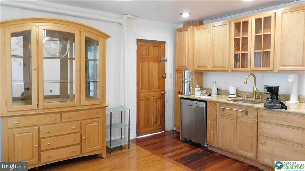 1225 W Walnut photo 11