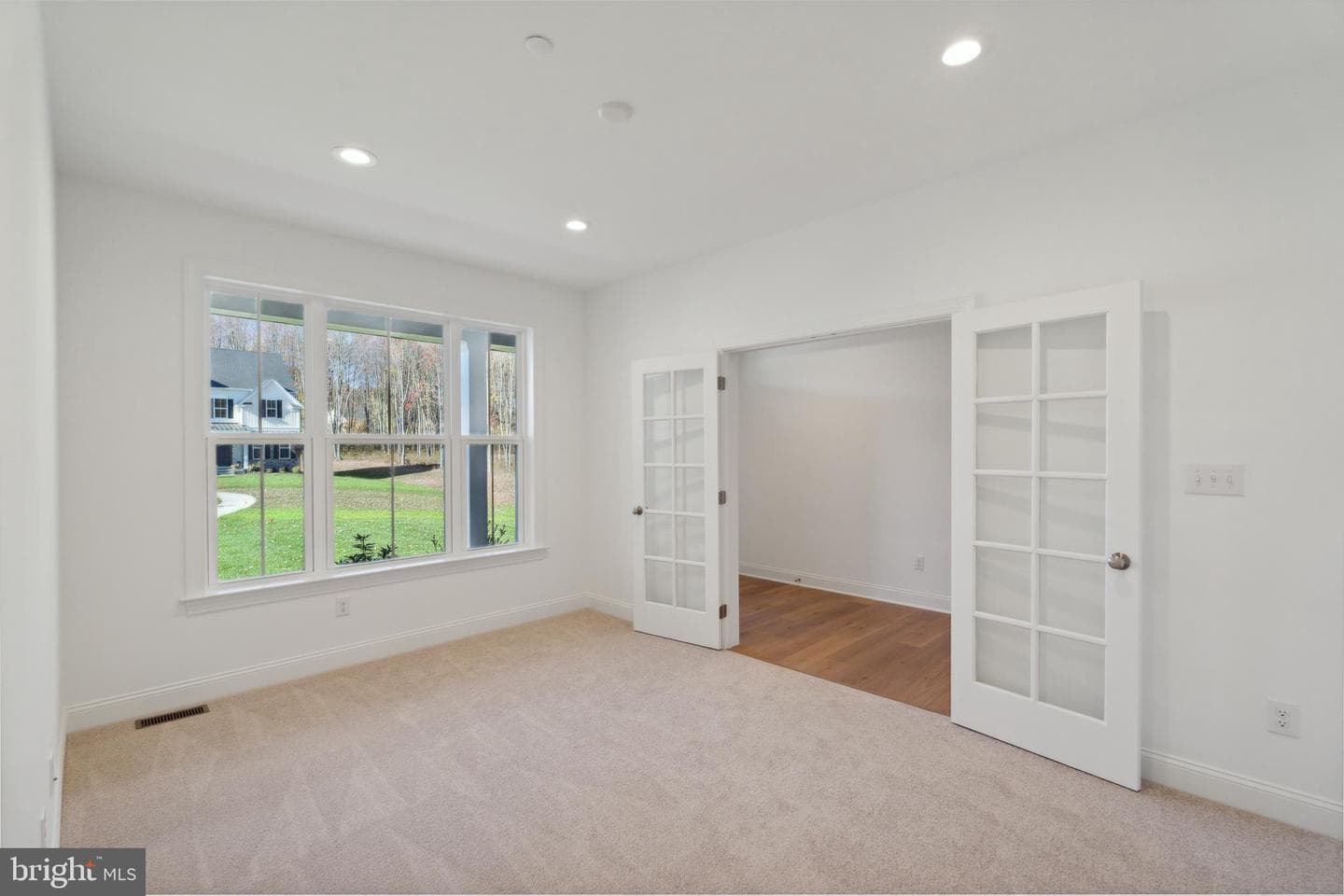 5397 Red Oak Drive photo 4
