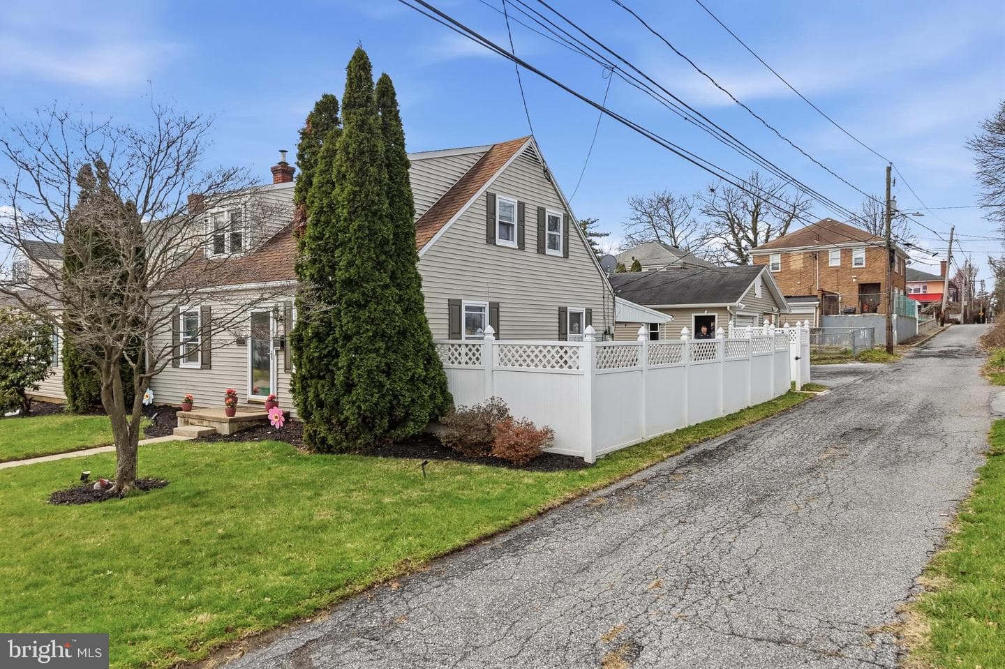 316 S Leh St photo 4