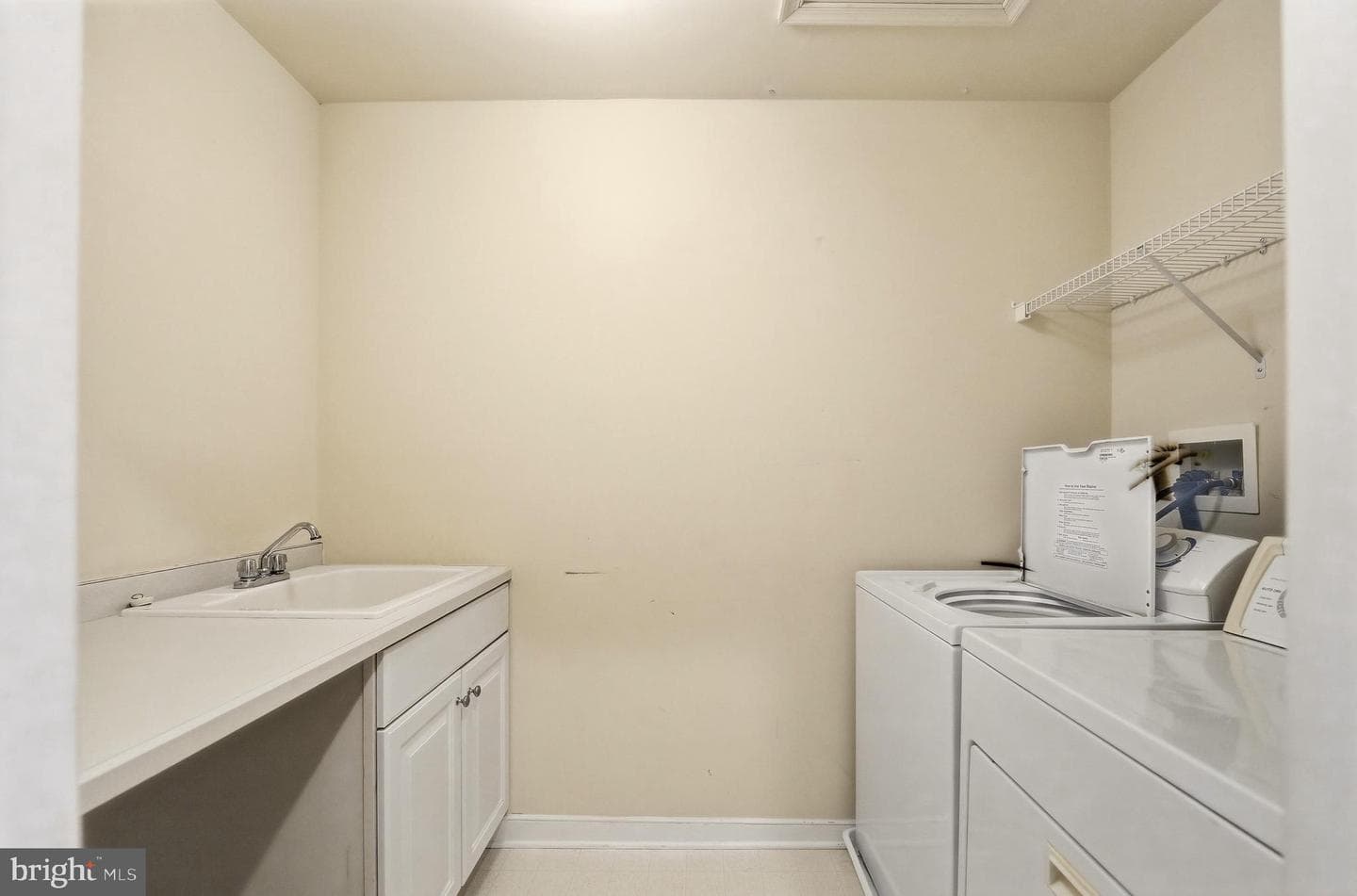 2493 Thistle Road photo 32