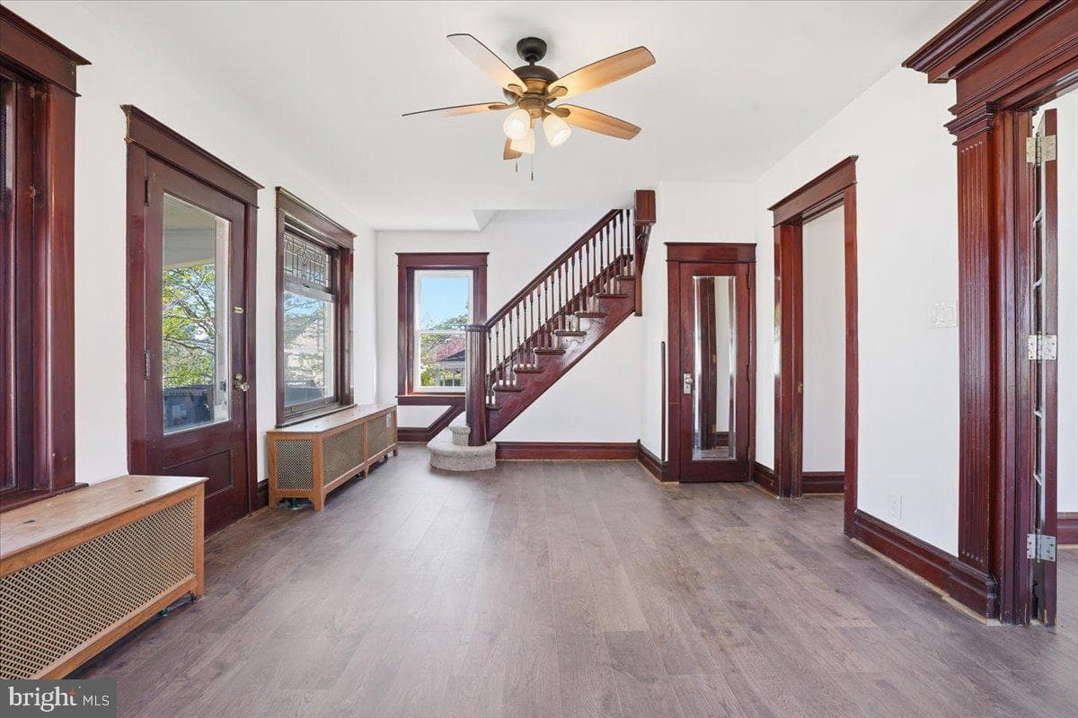 3756 W Walnut Street photo 16