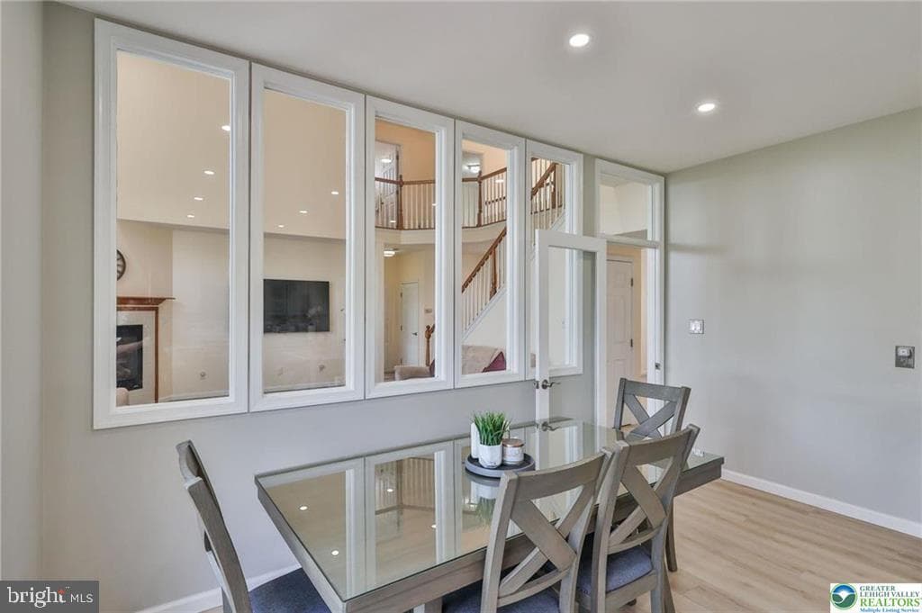 330 Indigo Way photo 27