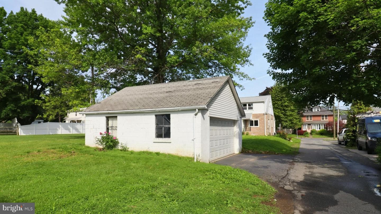 172 Harrison Street photo 25