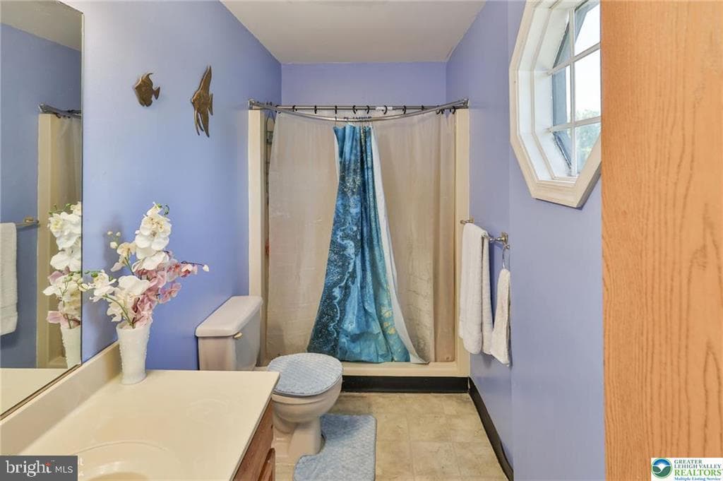 6411 Pioneer Drive photo 36