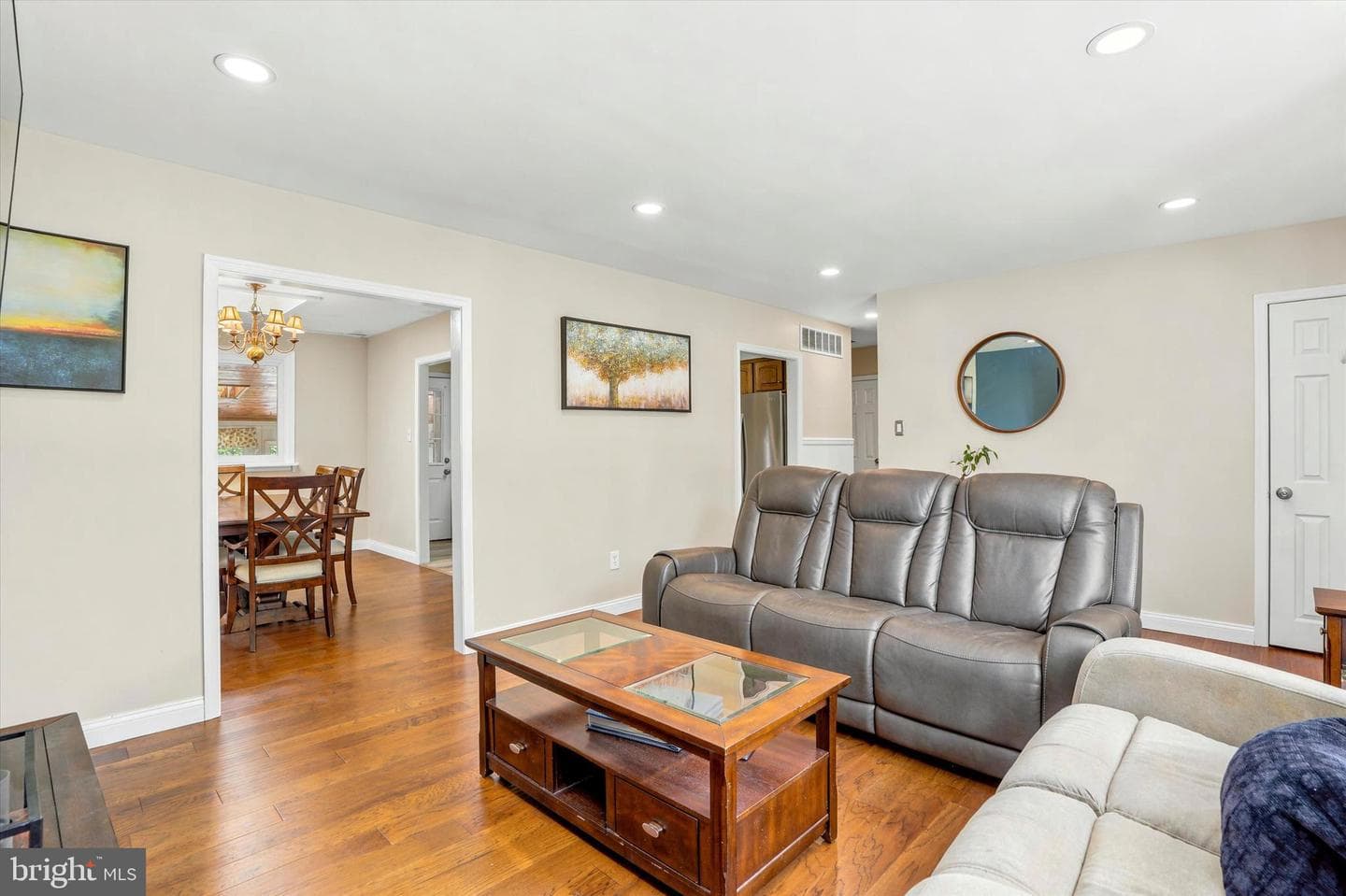 5231 Price Avenue photo 4