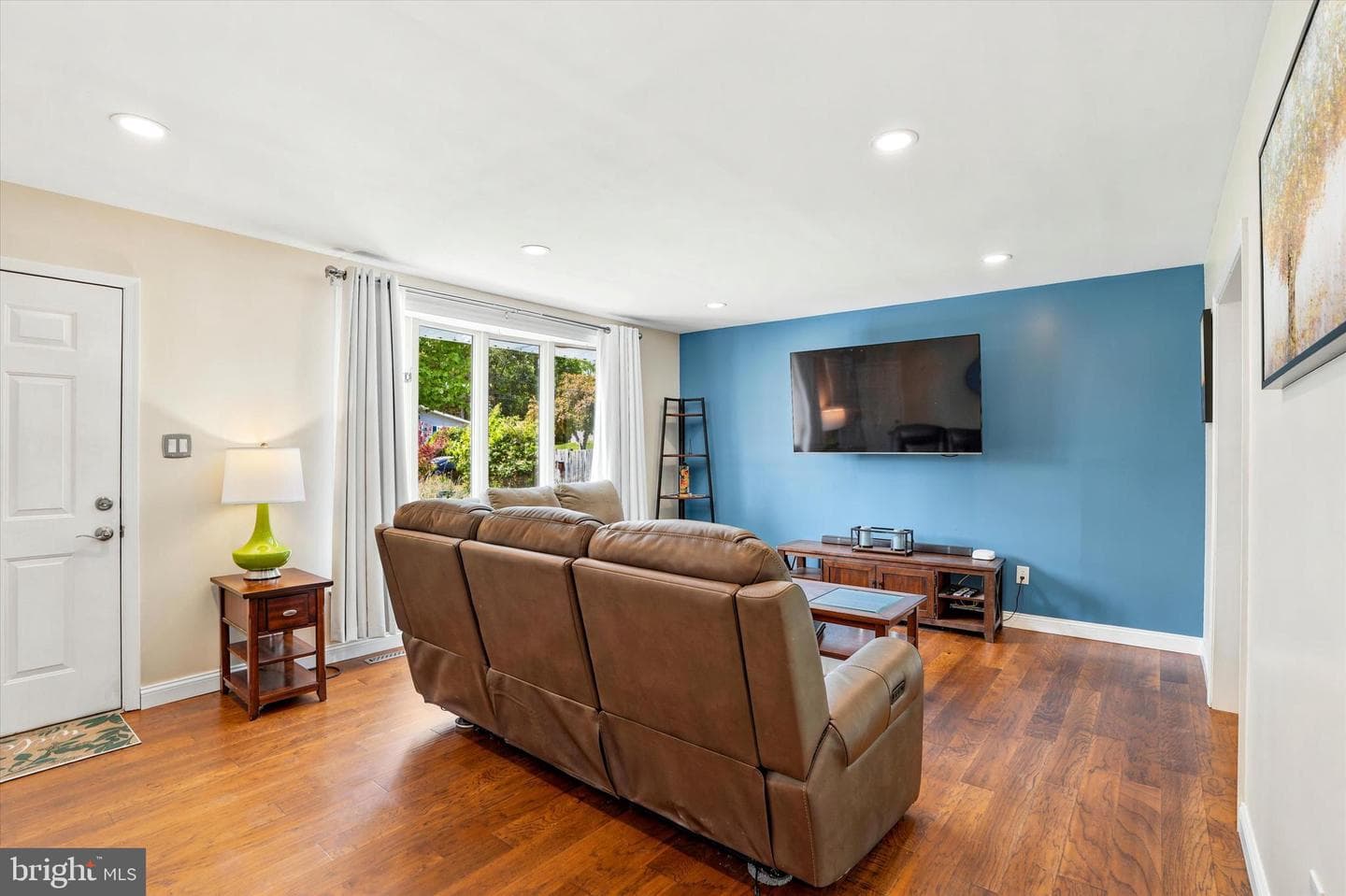 5231 Price Avenue photo 5