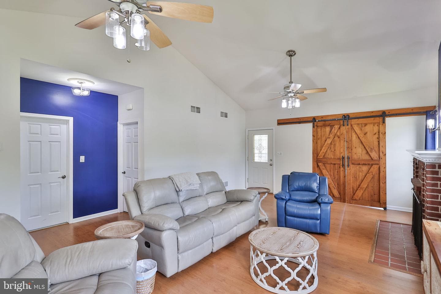 1635 E Emmaus Avenue photo 16