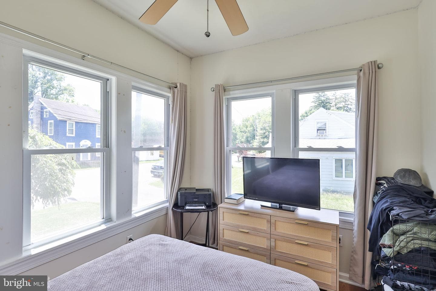 1635 E Emmaus Avenue photo 24