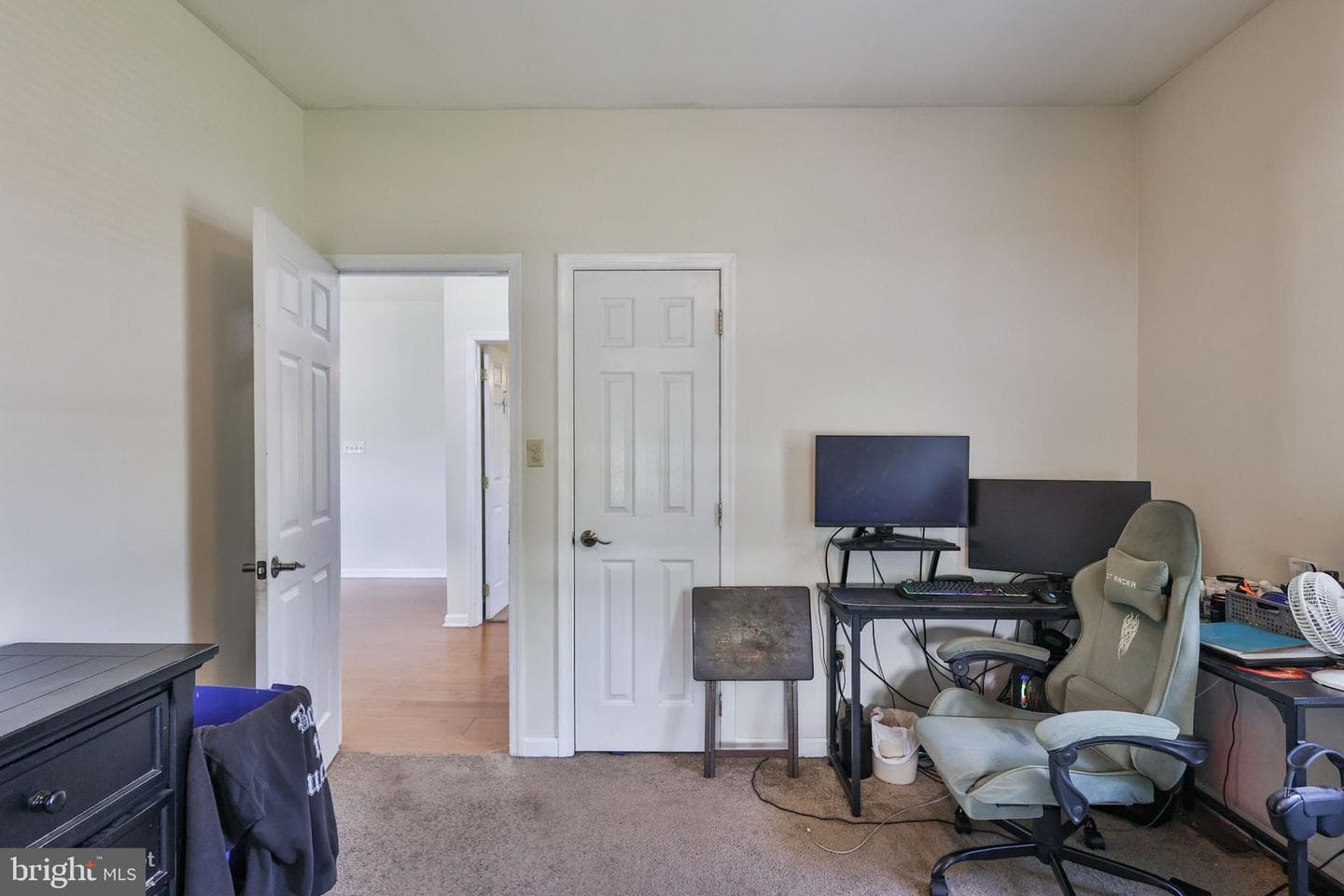 1635 E Emmaus Avenue photo 28