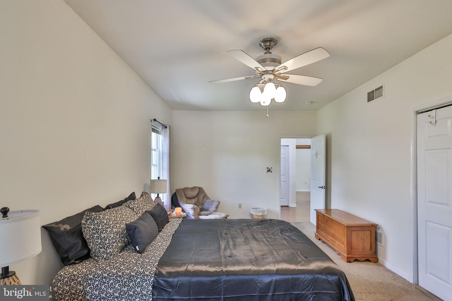 1635 E Emmaus Avenue photo 31