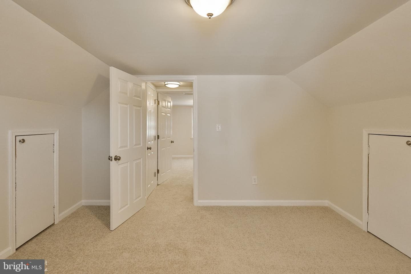 250 Adrain Street photo 17