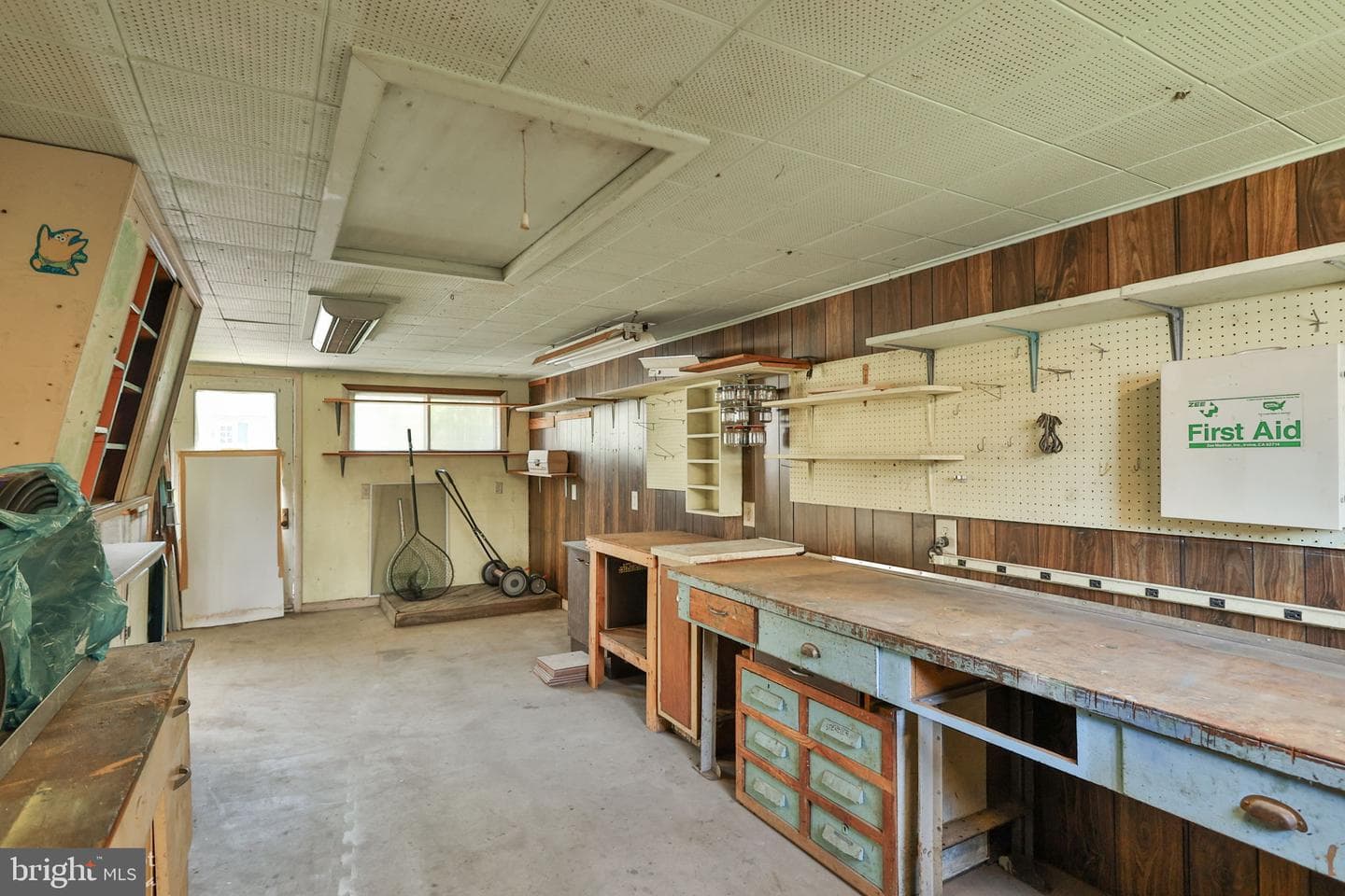 250 Adrain Street photo 27