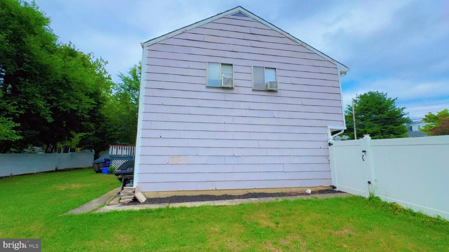 511 E Harrison Street photo 48