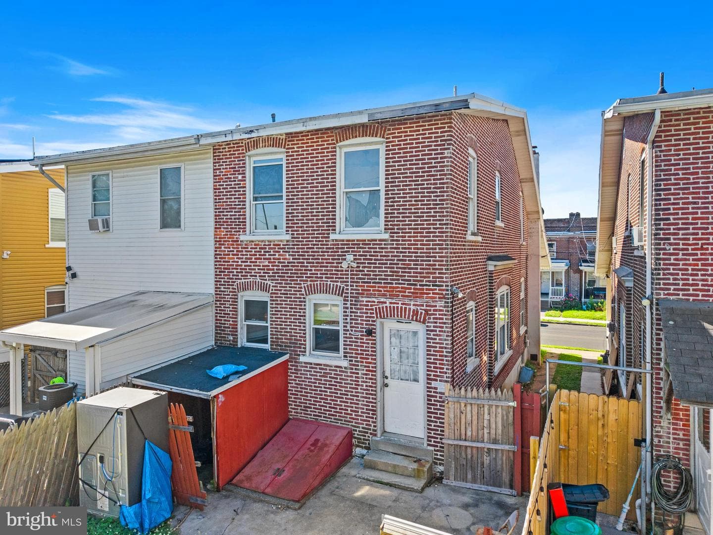 927 W Wyoming Street photo 26