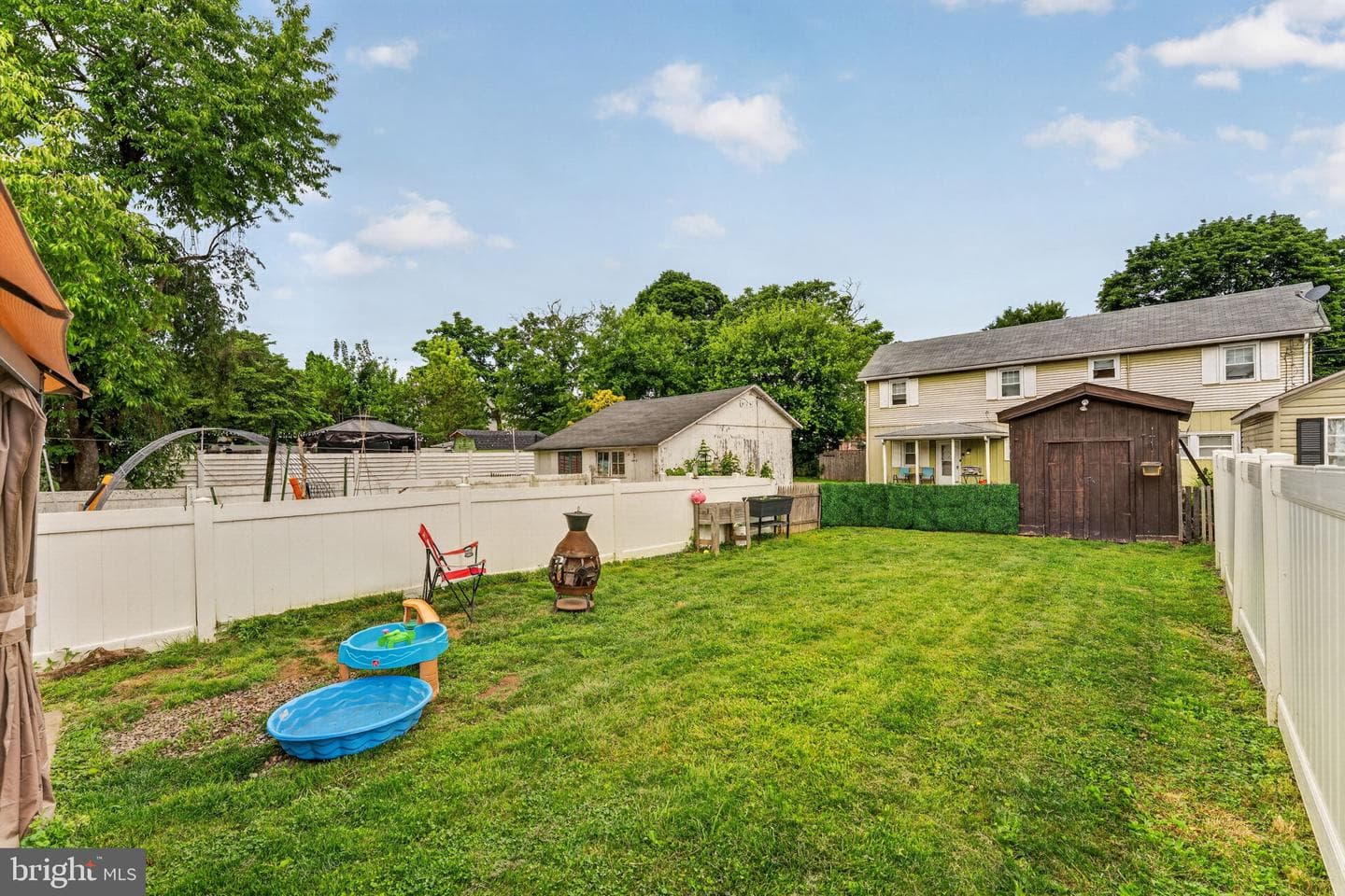 233 Adrain Street photo 30