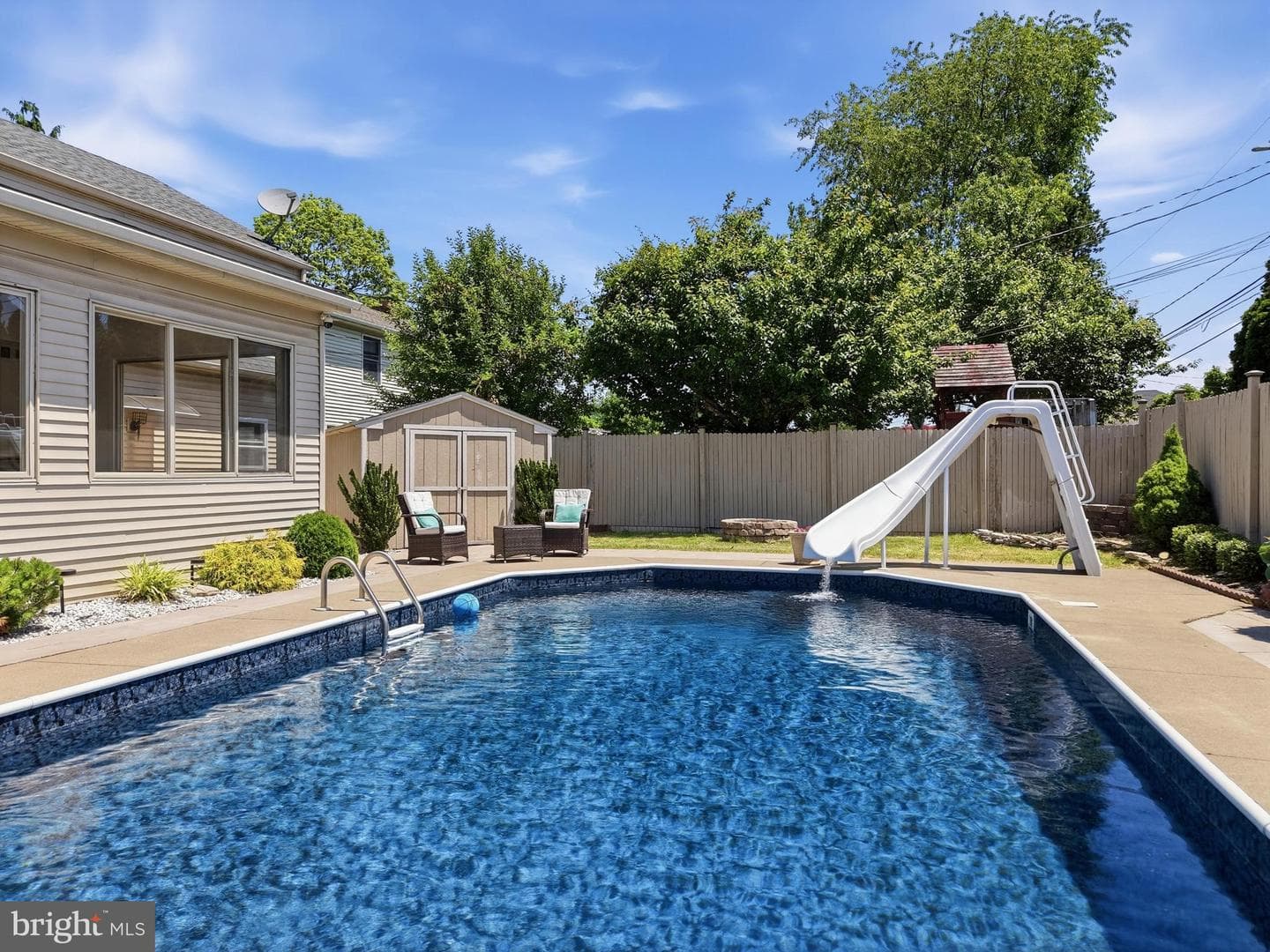1138 E Tremont Street photo 58