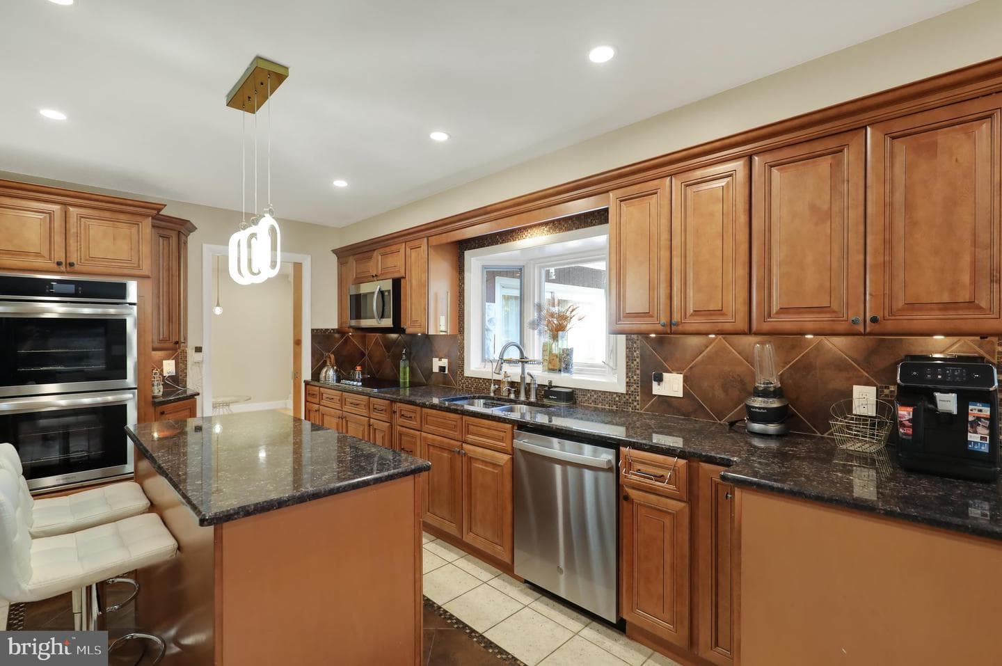 2210 Greenwood Road photo 11