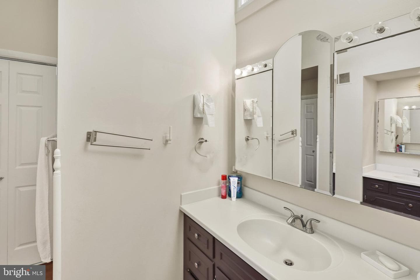 2210 Greenwood Road photo 28