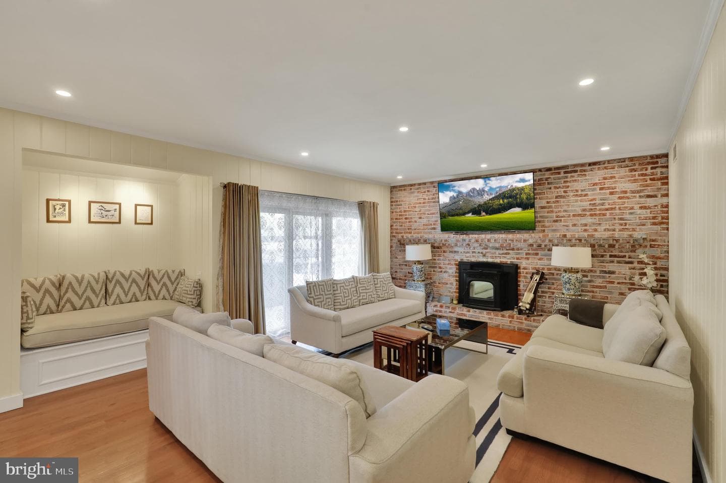2210 Greenwood Road photo 5