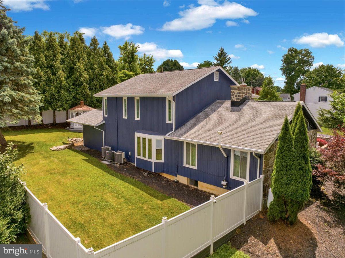 2210 Greenwood Road photo 51