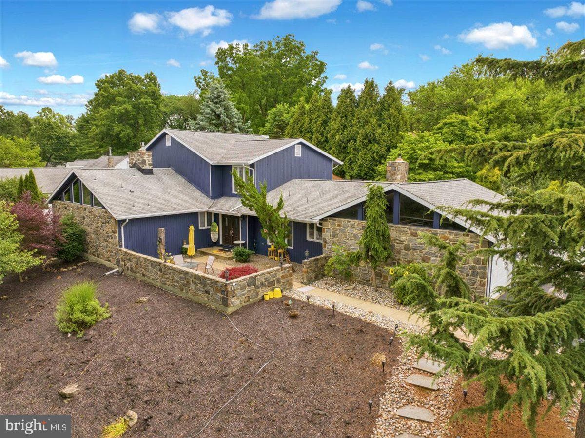 2210 Greenwood Road photo 57
